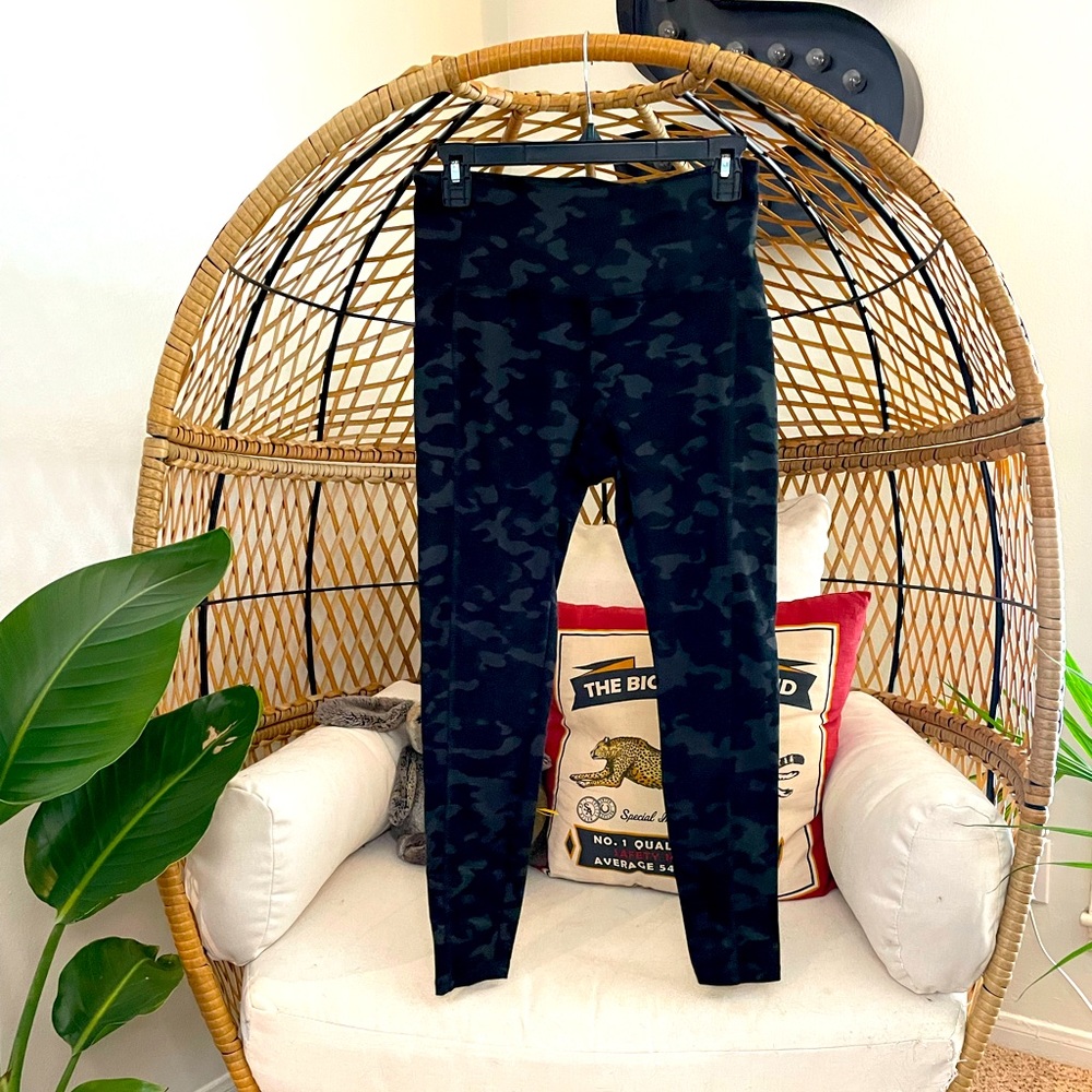 Danskin Black and Gray Camo Leggings NWOT